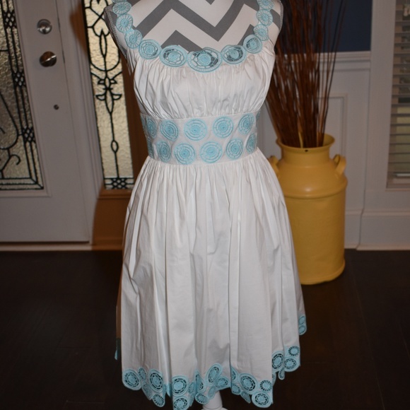 ANTONIO MELANI Dresses & Skirts - NWT Antonio Melani White Dress